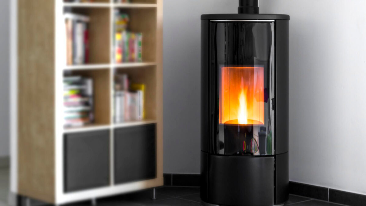 Poêle à granulés ou poêle à bois : lequel choisir en 2026 ?